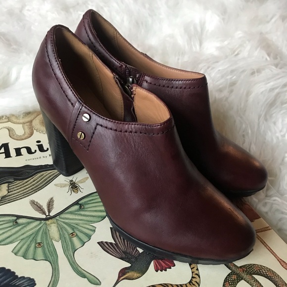 Clarks Shoes - Clarks artisan brown leather heeled ankle booties